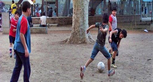 #أسطورتي (7).. الطفل الذي نام يحتضن كرته واستيقظ والعالم يفتح له ذراعيه